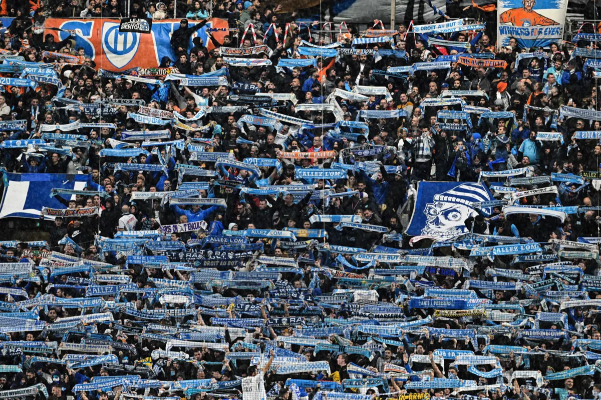 Adeptos do Marselha (Créditos: AFP)