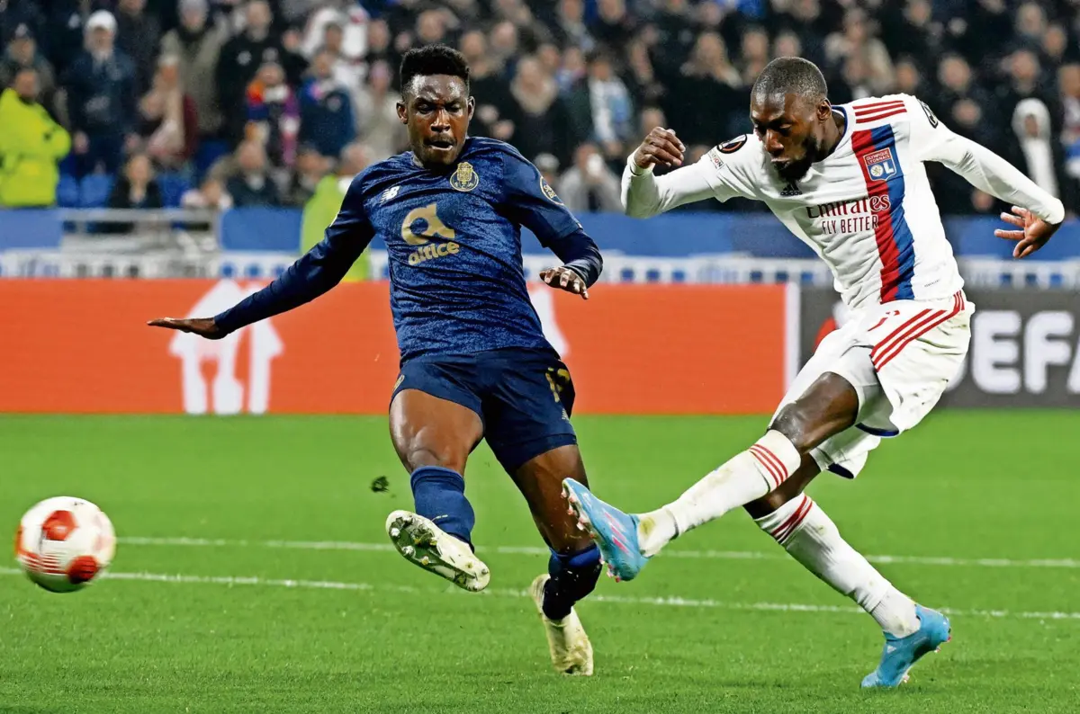 Zaidu frente ao Lyon, a última equipa francesa a jogar no Dragão