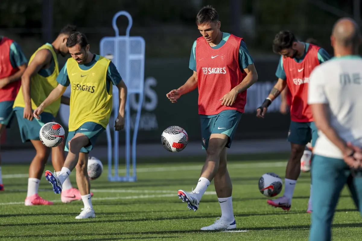 Palhinha com a bola (créditos: (Gerardo Santos / Global Imagens)