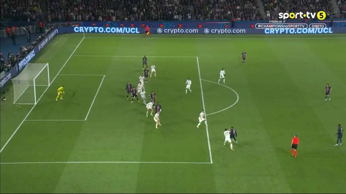 Imagem de contexto do artigo Désiré Doué empata o PSG-Aston Villa com este golaço. Ora veja