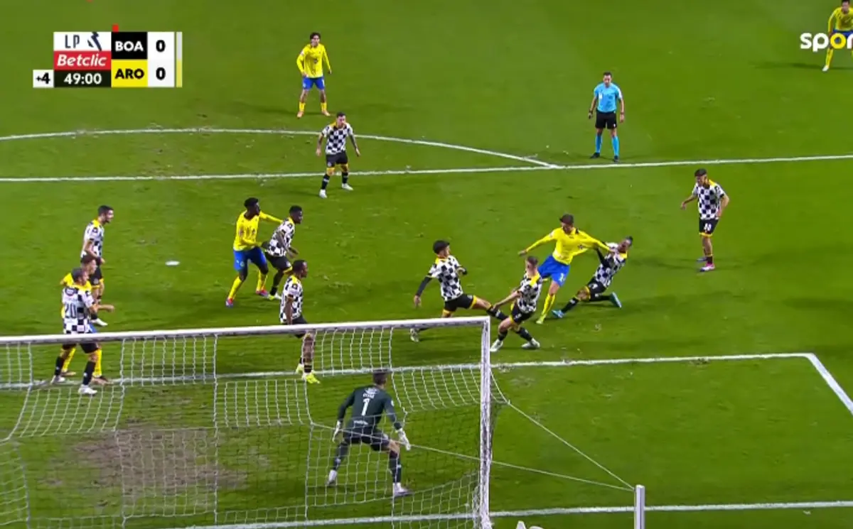 Imagem de contexto do artigo Momento capital no Boavista-Arouca: penálti e Seba Pérez expulso