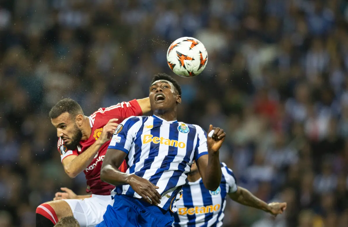 Samu bisou frente ao Manchester Unitd (Créditos: Leonel de Castro/Global Imagens)
