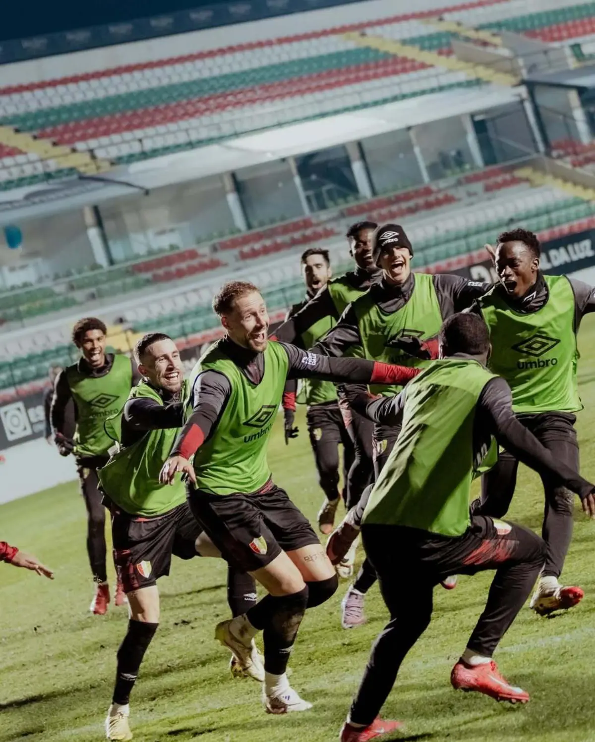 O Estrela da Amadora joga na terça-feira contra o Wolfsburgo, em Oeiras