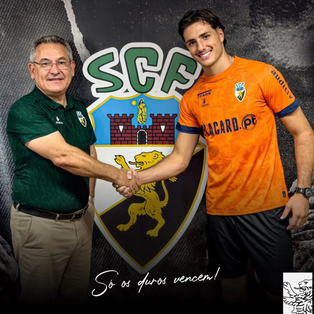 Lucas Cañizares, guarda-redes de 22 anos, apresentado pelo Farense