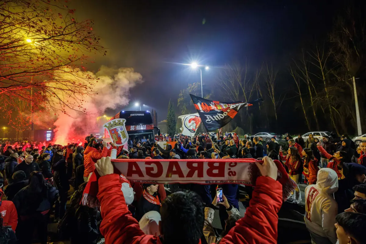 Claques do Braga entre o apelo e a preocupação antes da Assembleia Geral (Miguel Pereira/Global Imagens)