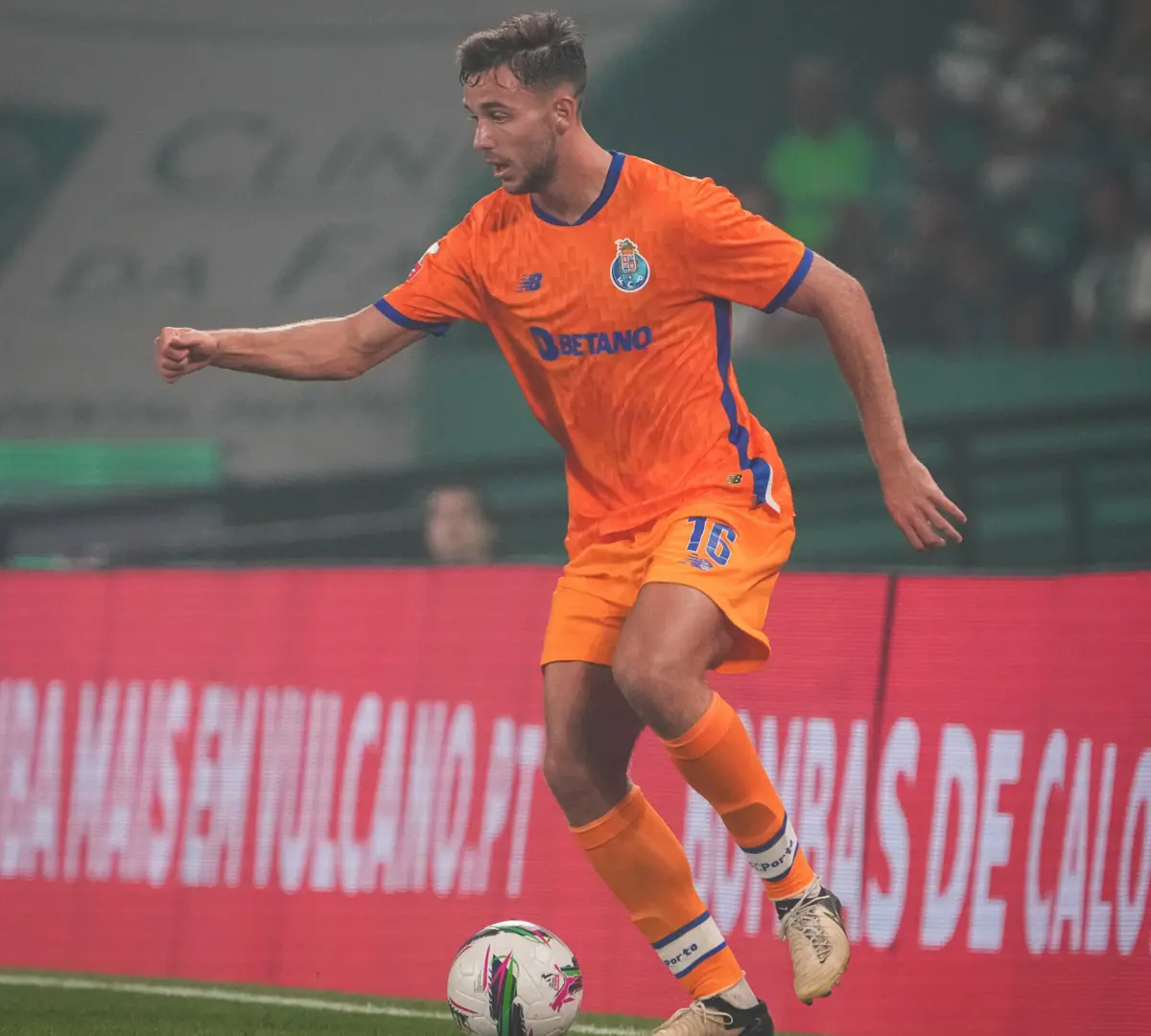 Imagem de contexto do artigo Nico González sai em defesa de Pepê: "Estamos a ser muito castigados. Um erro pode cometer qualquer um"