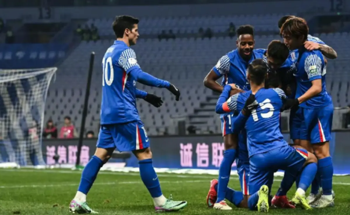 Imagem de contexto do artigo Shanghai Shenhua entra a vencer na liga chinesa com dois portugueses no onze