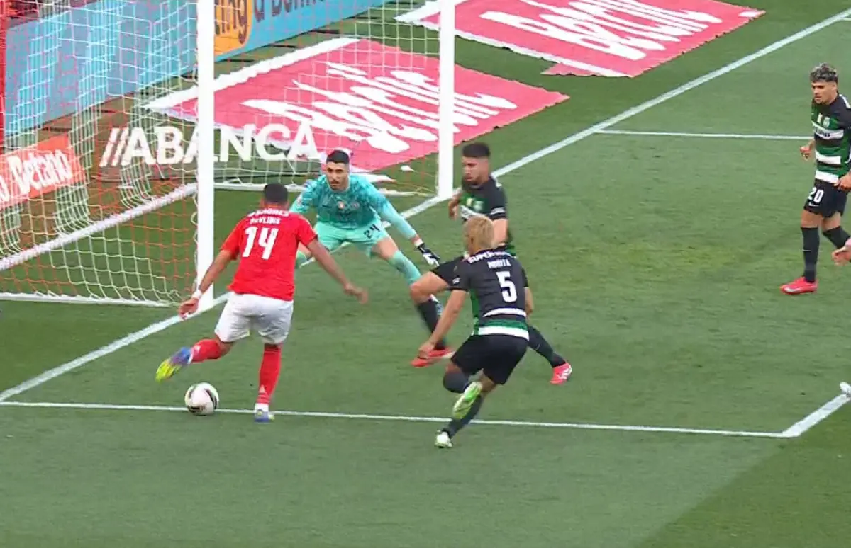 Imagem de contexto do artigo Benfica-Sporting: trabalho genial de Pavlidis e Akturkoglu empata o dérbi