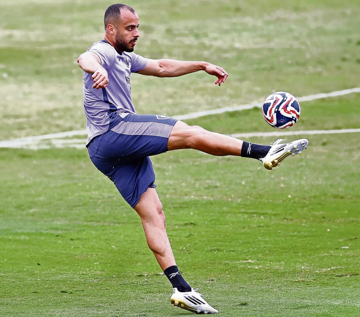 Arthur Cabral trocou o Benfica pelo Botafogo (créditos: Botafogo de Futebol e Regatas)