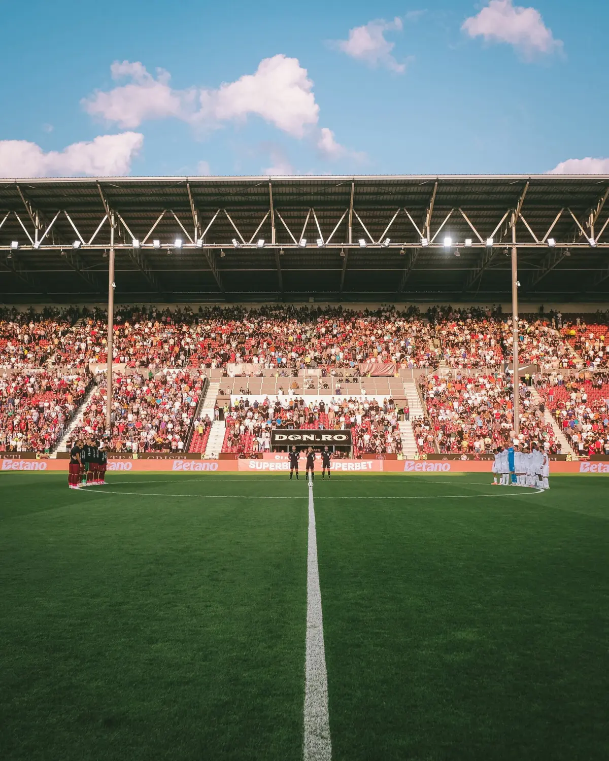 Imagem de contexto do artigo Jorge Costa foi homenageado antes do Cluj-Braga: minuto de silêncio e fumos negros