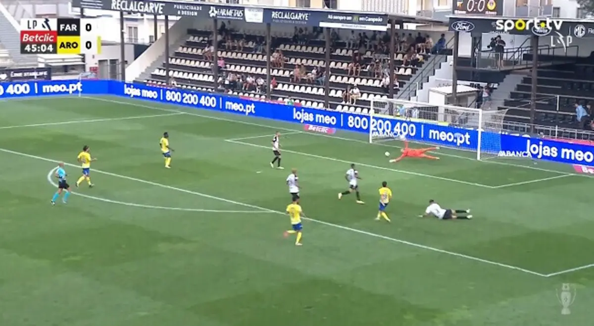 Imagem de contexto do artigo Alfonso Trezza desfaz nulo no Farense-Arouca. Confira o lance