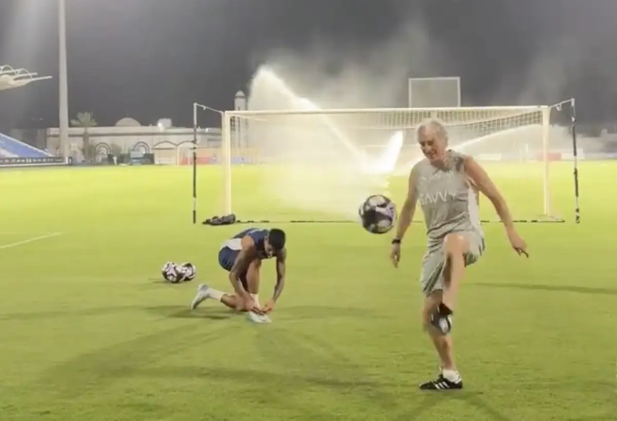 Imagem de contexto do artigo Cancelo diz a Jesus que "parece o Aimar" e treinador responde: "Pareço o Neymar..."