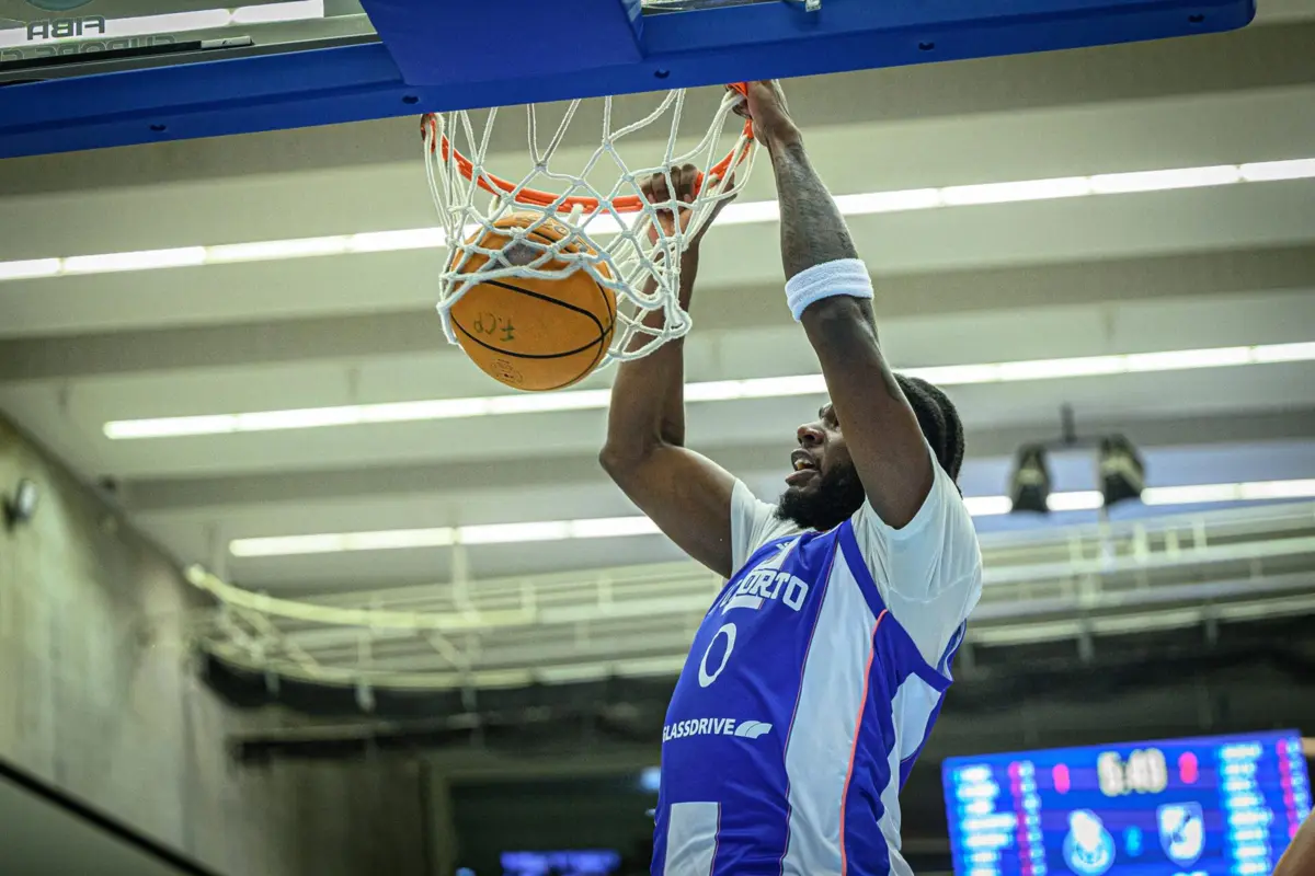 Porto, 08/ 11/ 2025 - O FC Porto recebeu esta tarde, no pavilhão Dragão Arena, a equipa do Vitória de Guimarães SC, em partida da ronda 5 da Liga Portuguesa de Basquetebol Betclic.
Javian Davis-Fleming (FC Porto)