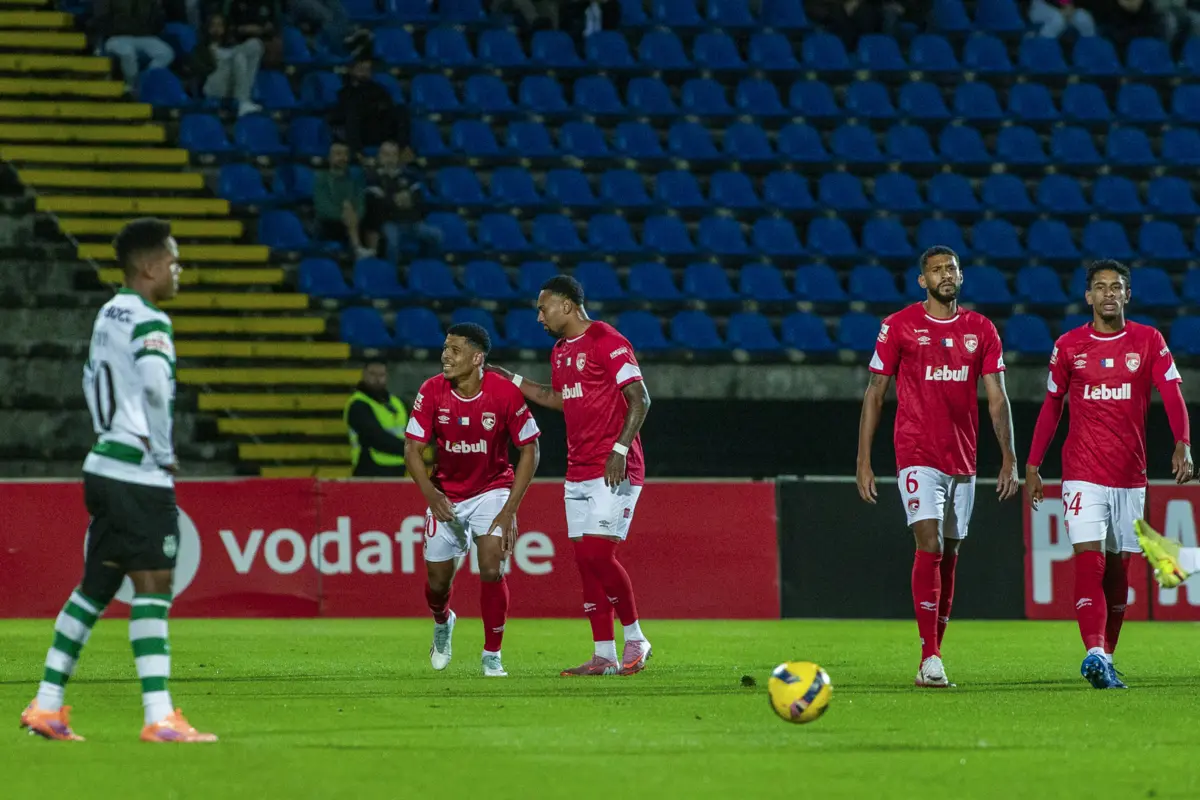 Vinícius abriu o marcador frente ao Sporting, mas o Santa Clara perdeu