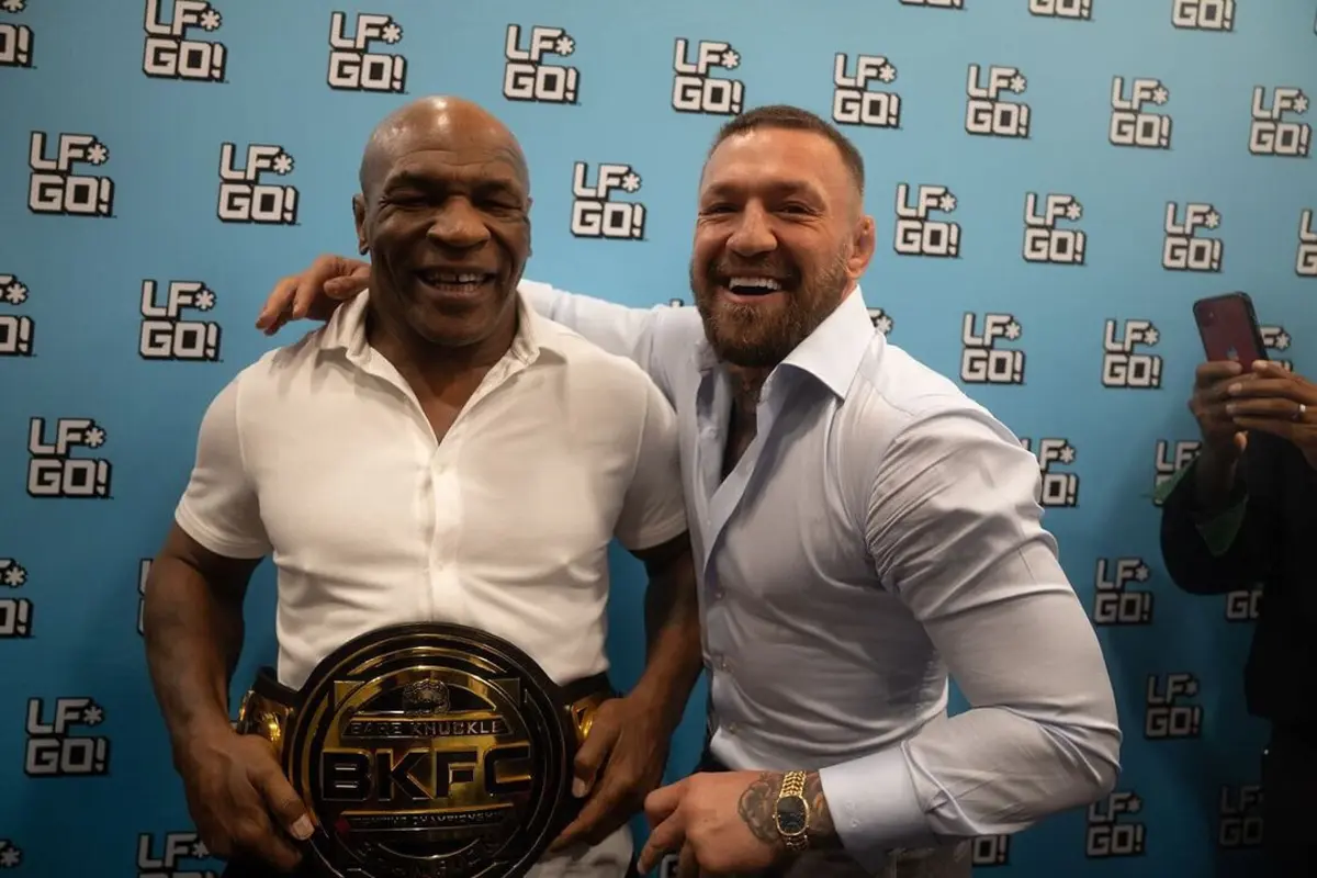 Mike Tyson e Conor McGregor (créditos: Instagram/thenotoriousmma)