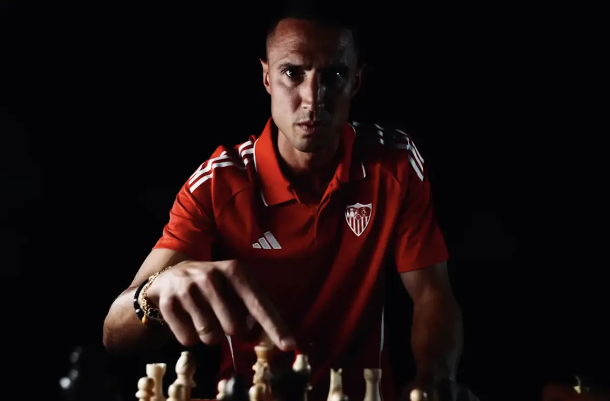 Imagem de contexto do artigo Oficial: Vlachodimos, ex-Benfica, emprestado pelo Newcastle ao Sevilha