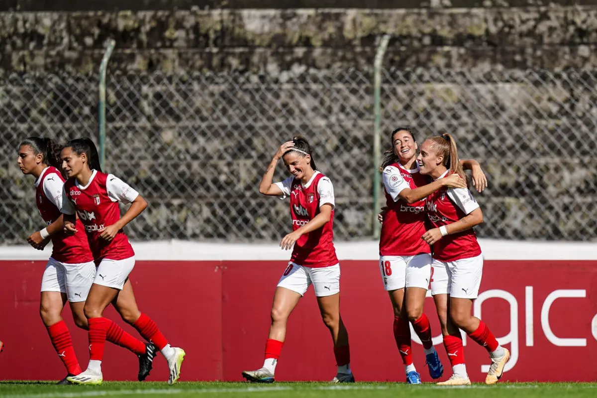 No Estádio Municipal 1º de Maio, não faltaram motivos para a turma arsenalista sorrir
