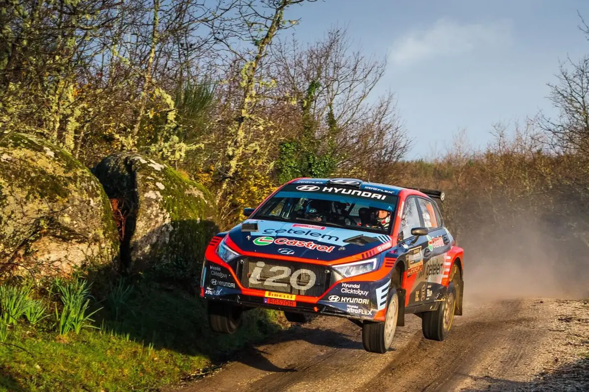 Kris Meeke domina e vence rali Serras de Fafe (créditos: Team Hyundai Portugal)