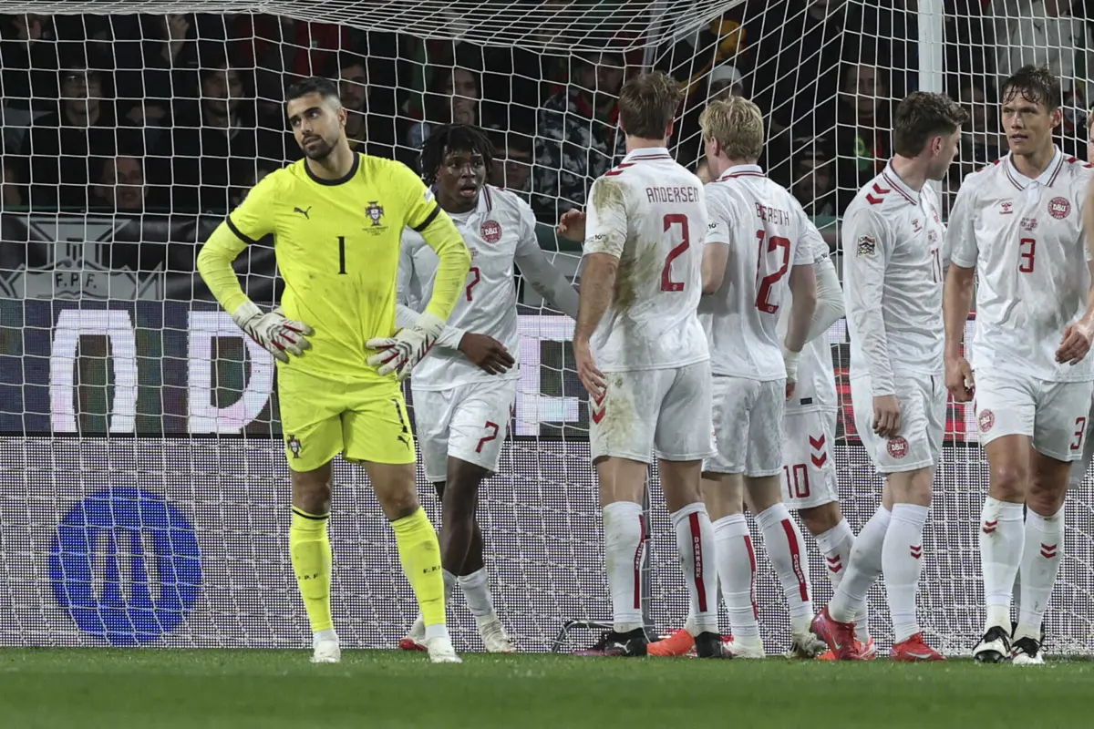 Imagem de contexto do artigo Grande erro de Rúben Dias e Dinamarca volta a marcar. Veja o golo