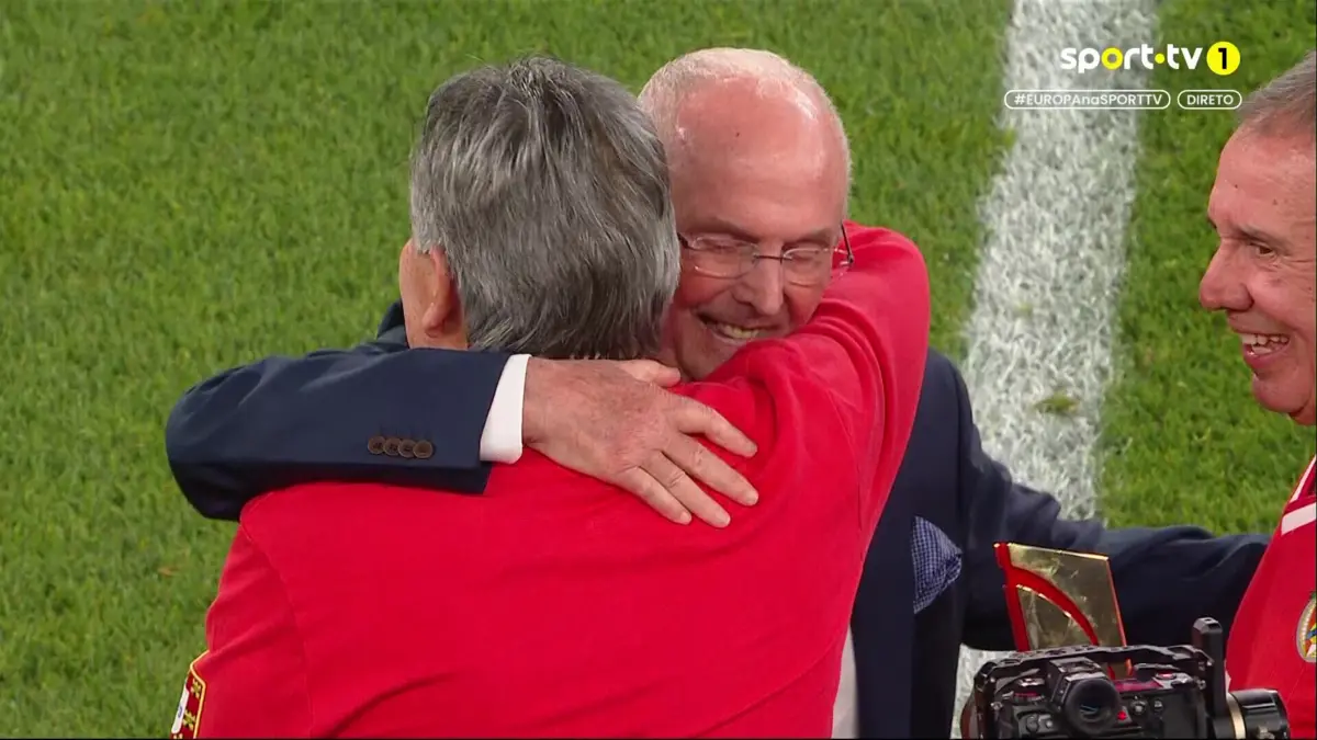 Imagem de contexto do artigo Sven-Goran Eriksson emociona-se com homenagem na Luz. Veja as imagens