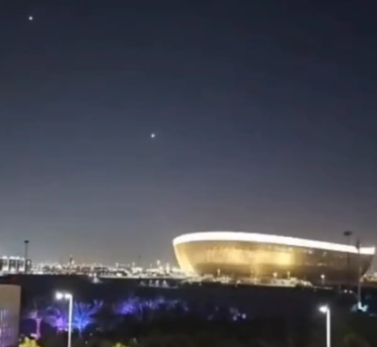 Imagem de contexto do artigo Irão ataca bases dos EUA no Catar e mísseis passam por cima do estádio da final do Mundial'2022