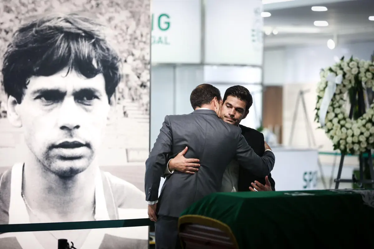 Varandas abraça Tiago Fernandes (créditos: Facebook/Tiago Fernandes)