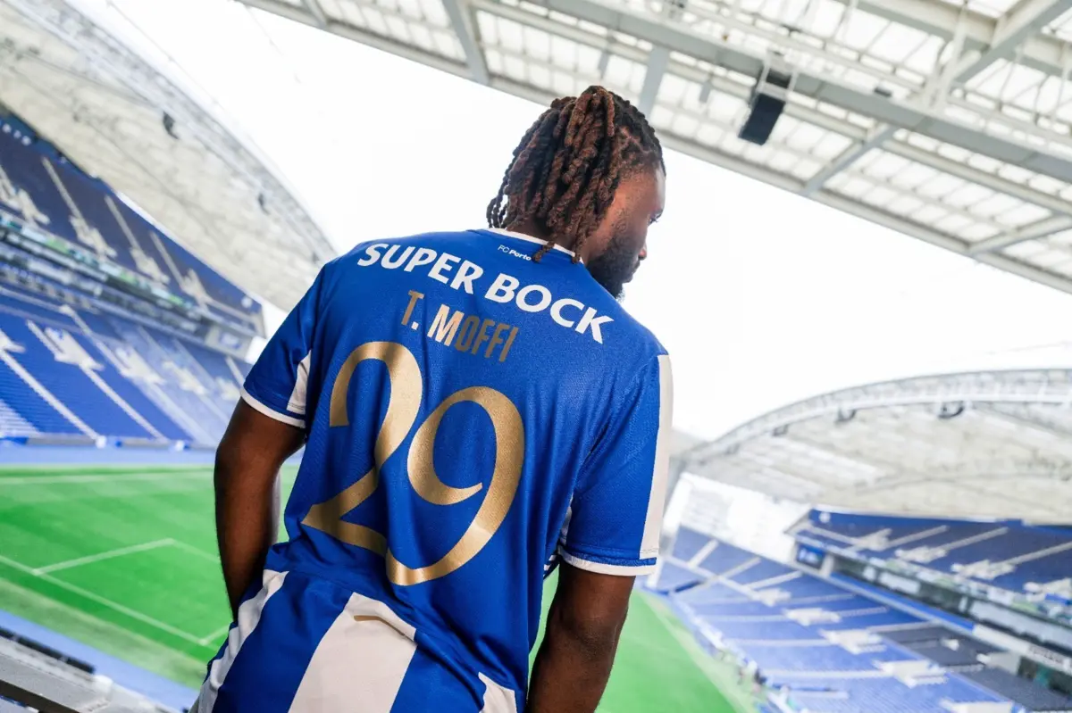 Imagem de contexto do artigo Terem Moffi: "Quero marcar os golos que os adeptos esperam ver"