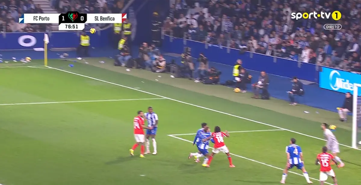 Imagem de contexto do artigo Tribunal O JOGO | Ficou penálti por assinalar por falta sobre Barreiro?