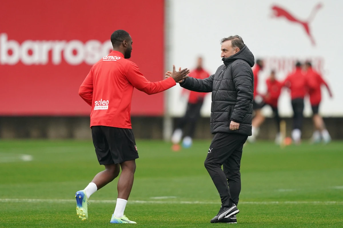 Carvalhal já tem Niakaté completamente apto (créditos: Lusa)