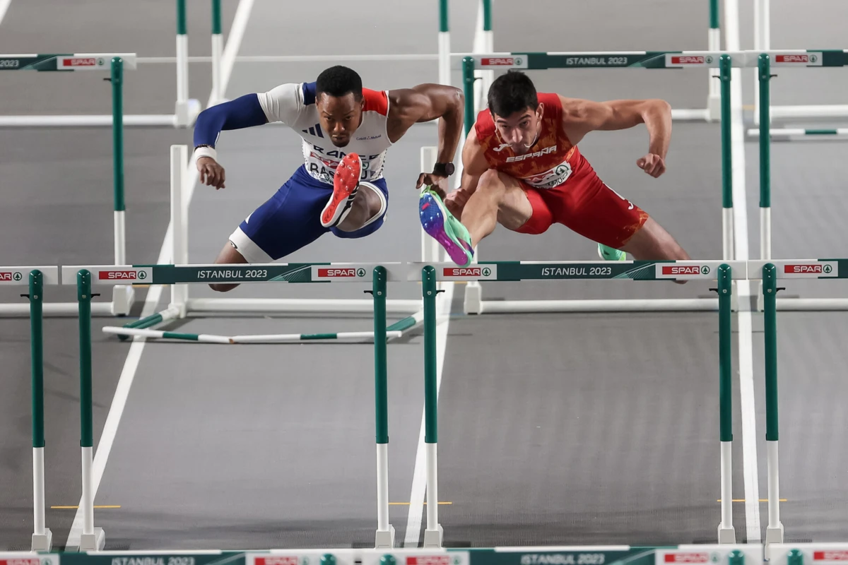 Dimitri Bascou, à esquerda (EPA Erdem Sahin)