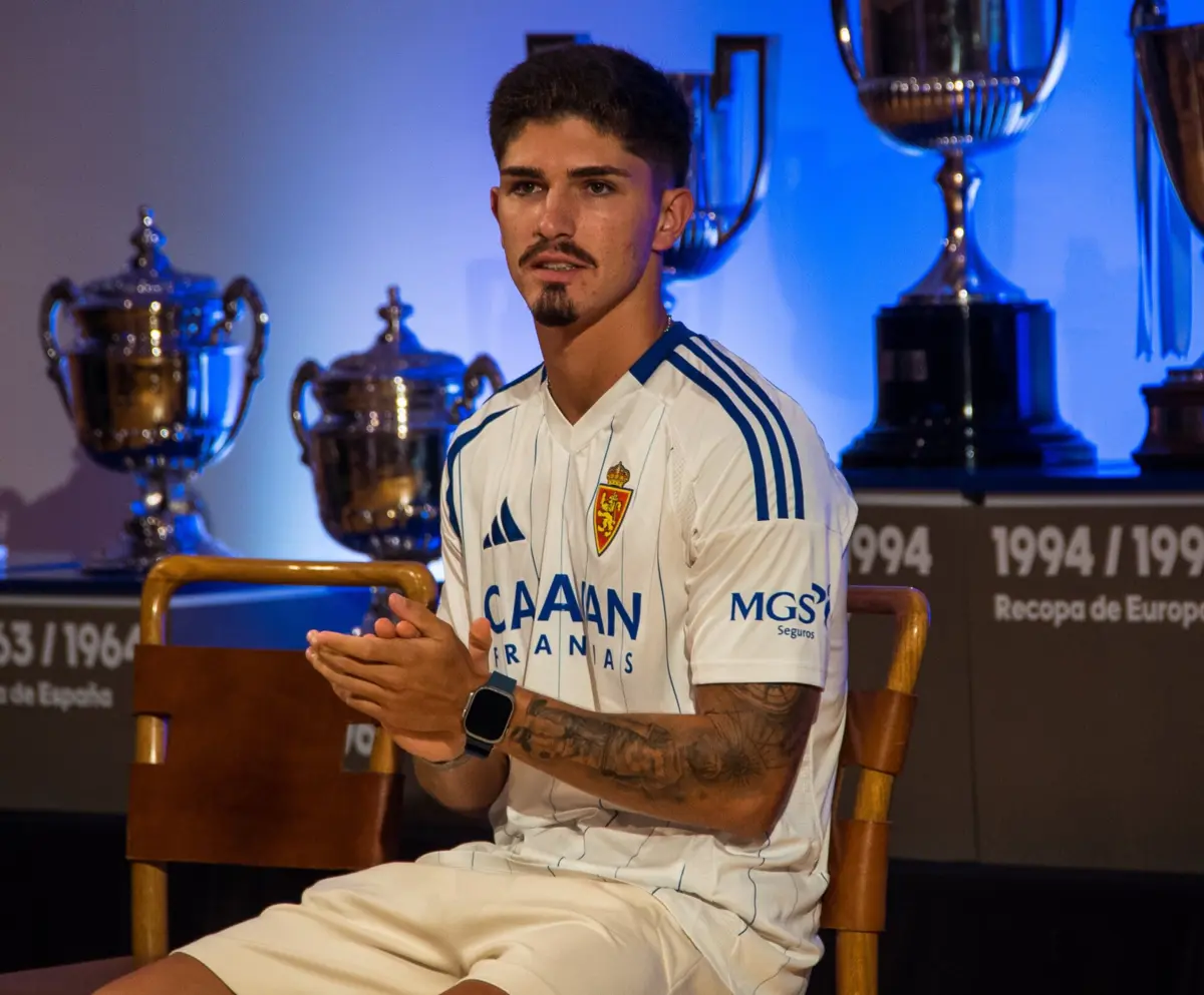 Imagem de contexto do artigo Vital deixa o Estoril e assina com o Saragoça por dois anos