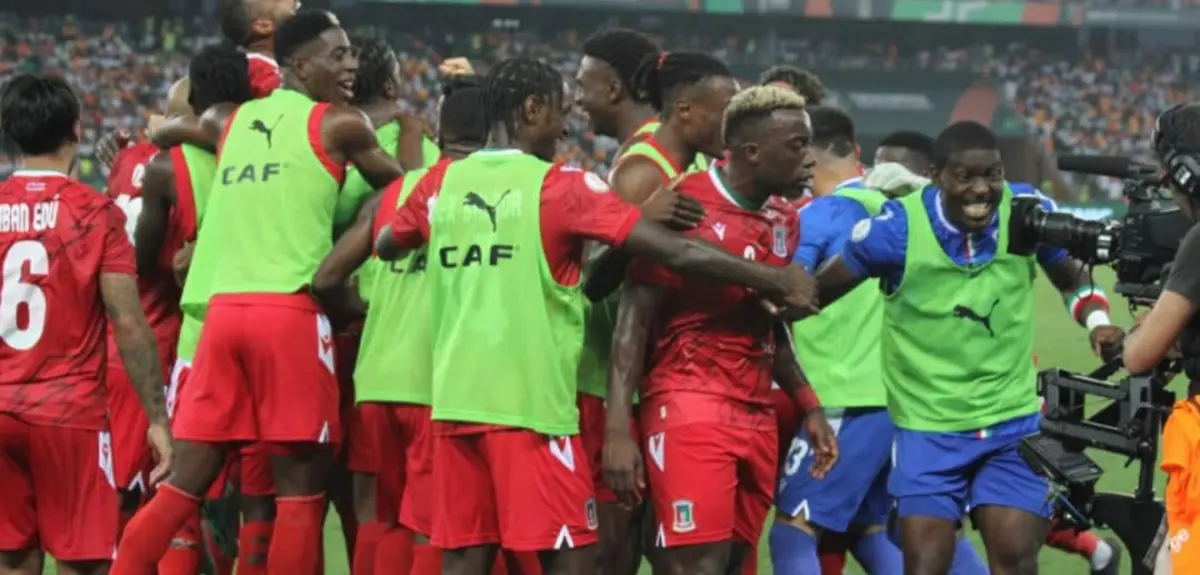 Jannick Buyla festreja o golo à Costa do Marfim na CAN'2023 (Créditos: Feguifut)