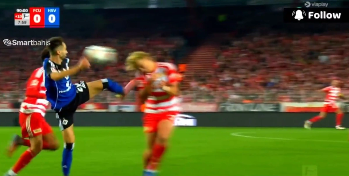 Lance que ditou expulsão de Fábio Vieira