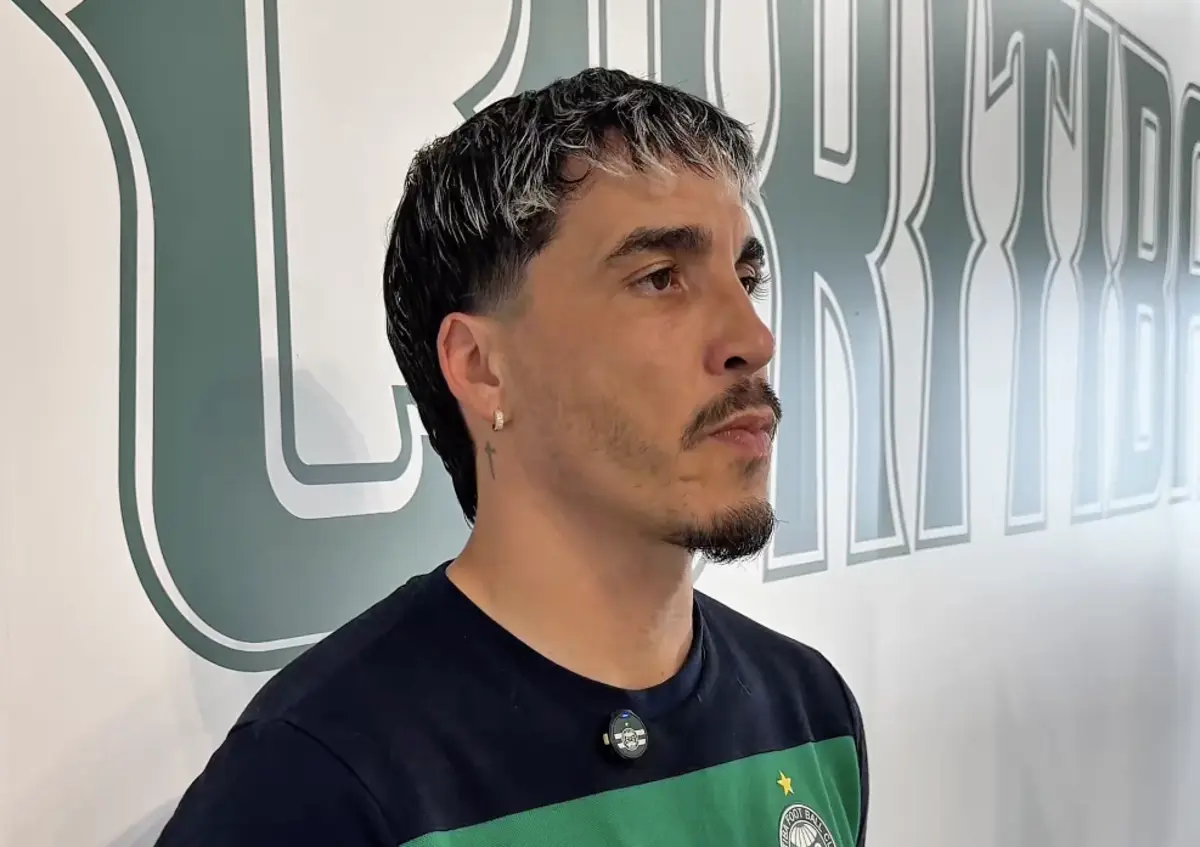 Imagem de contexto do artigo Ronaldo ou Quaresma? Josué. Veja o anúncio de renovação do português pelo Coritiba