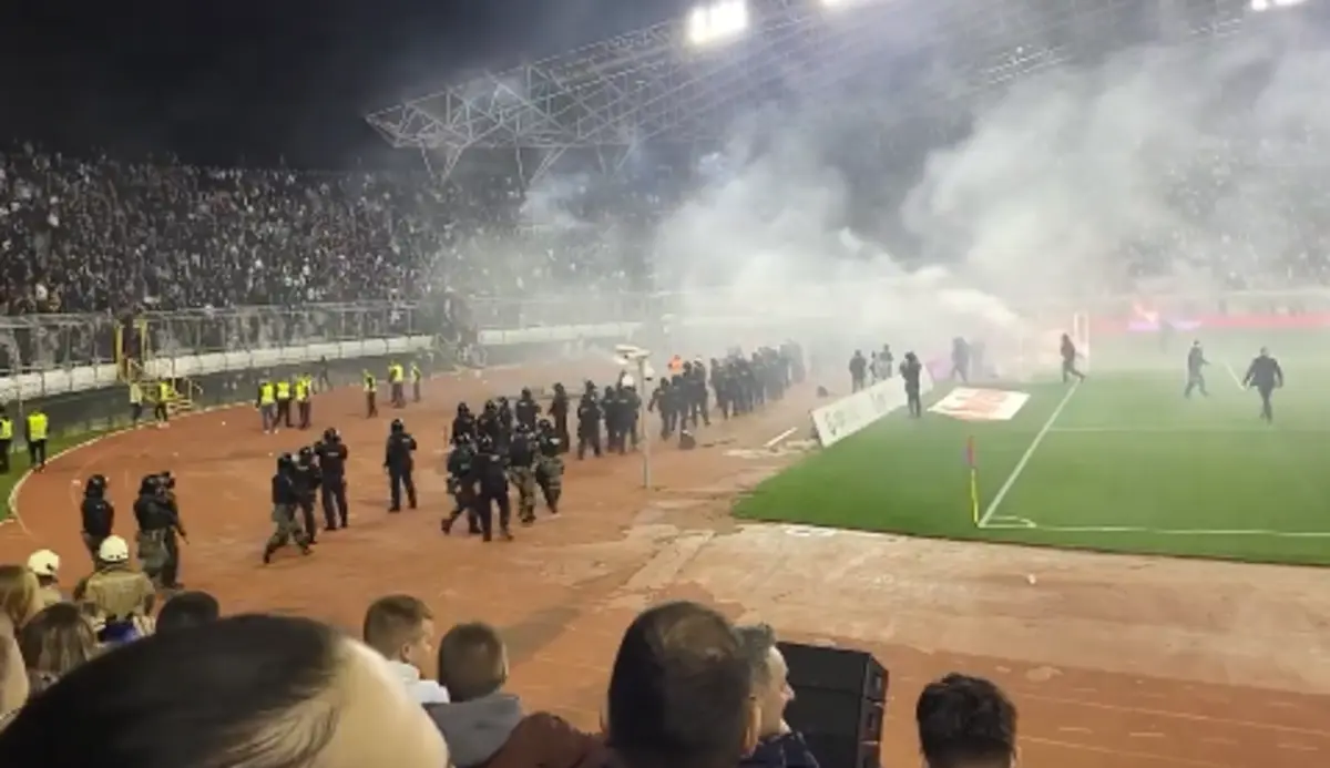 Imagem de contexto do artigo Três polícias feridos e mais de 50 adeptos detidos por confrontos no Hajduk Split-Dínamo Zagreb