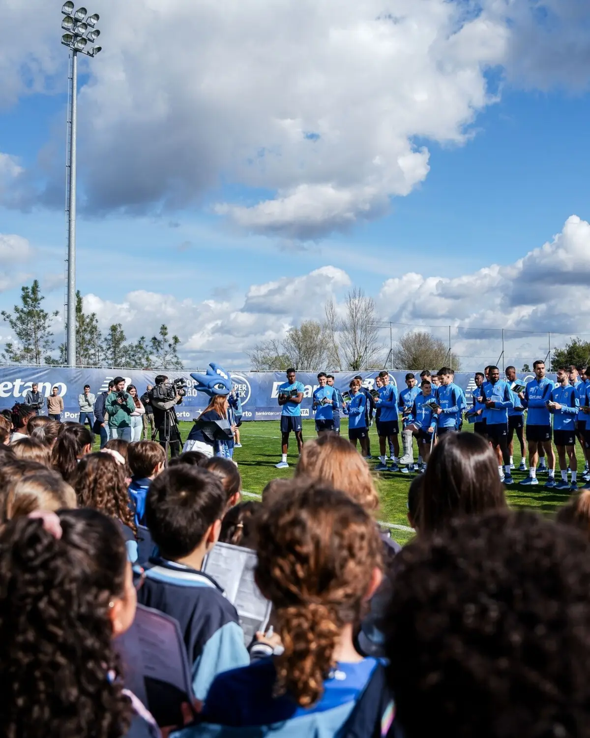 Imagem de contexto do artigo Cantar as Janeiras, uma tradição que se mantém no Olival. Veja as imagens