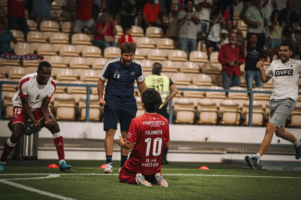 Imagem de contexto do artigo Veja o hat-trick de Fujimoto no Gil Vicente-Aves SAD