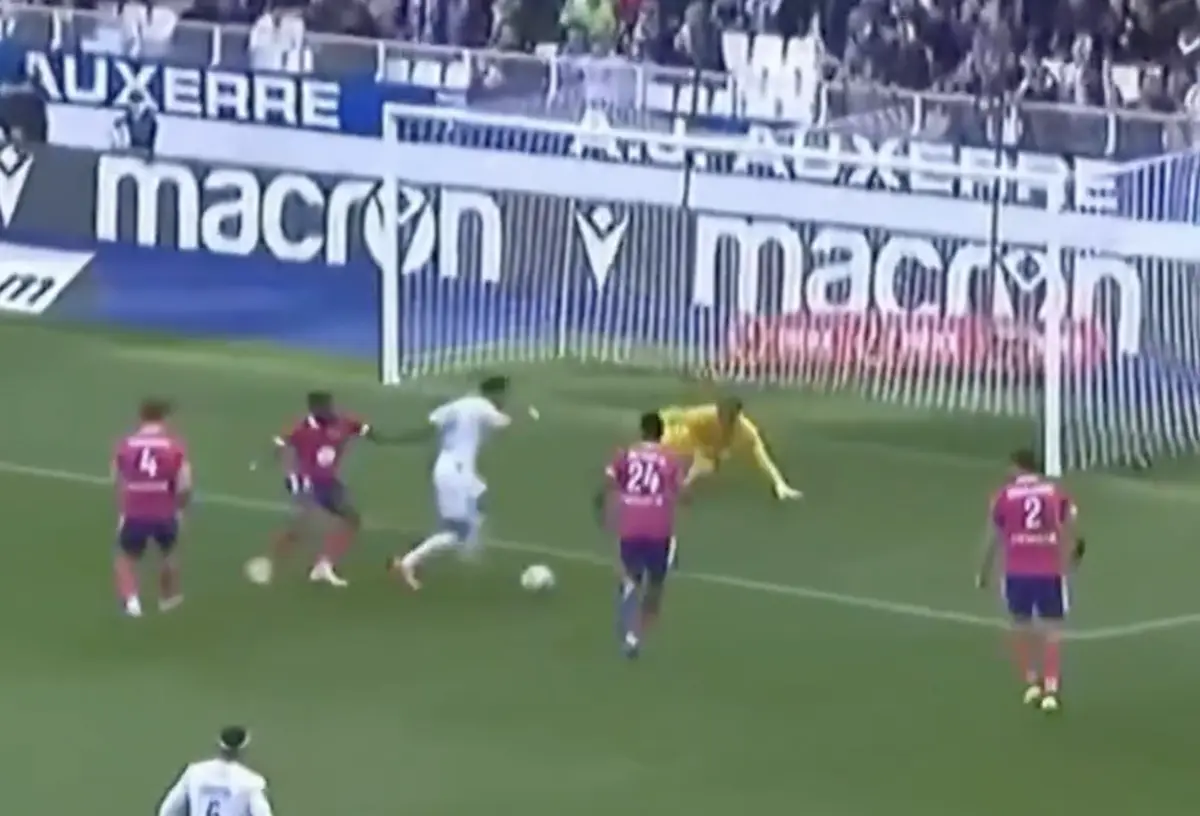 Imagem de contexto do artigo Danny Namaso estreou-se a marcar pelo Auxerre: veja o golo