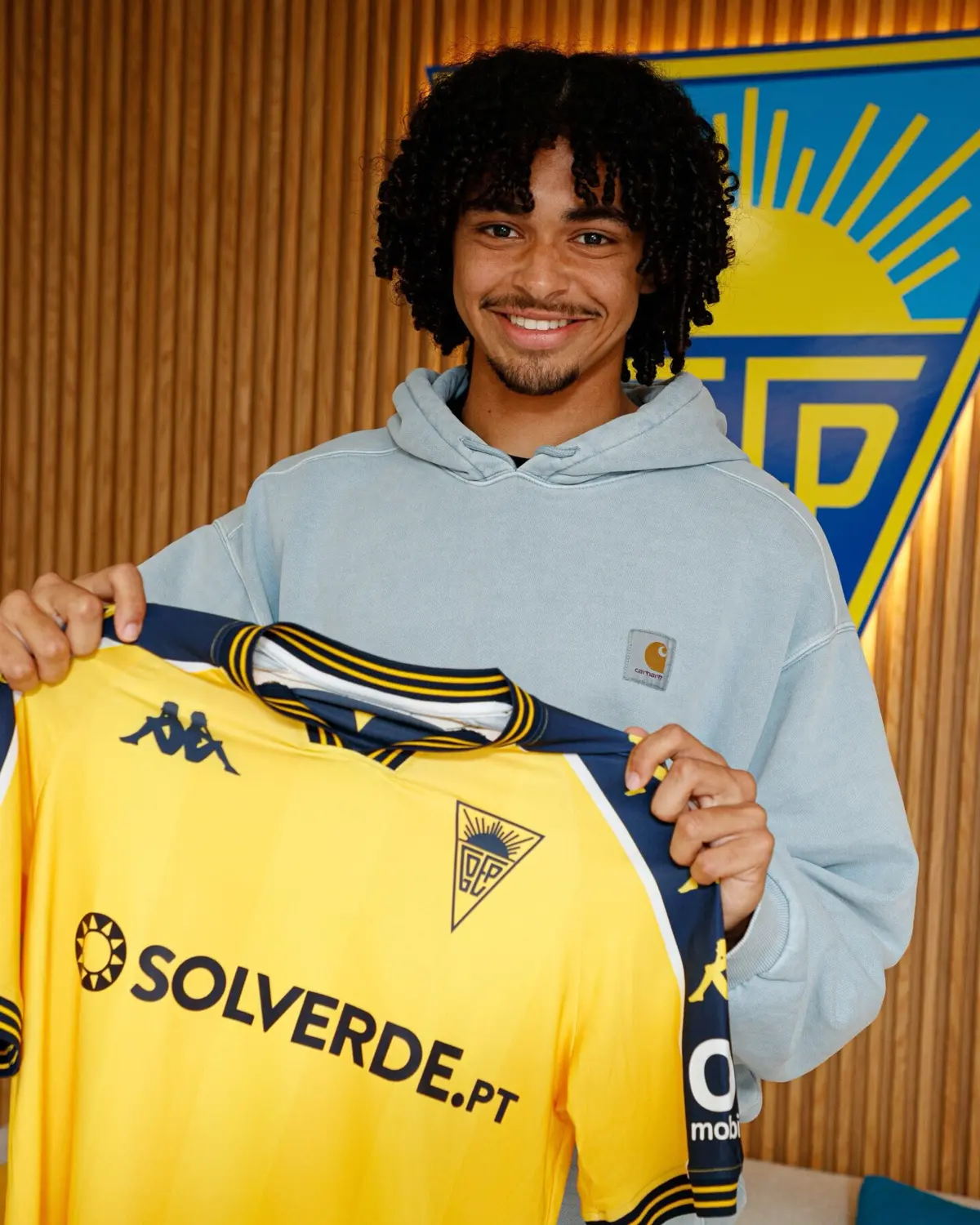 Imagem de contexto do artigo Médio Tiago Brito renova contrato com o Estoril