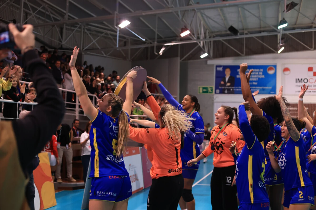 A festa do Madeira SAD (Reprodução: Federação de Andebol de Portugal)