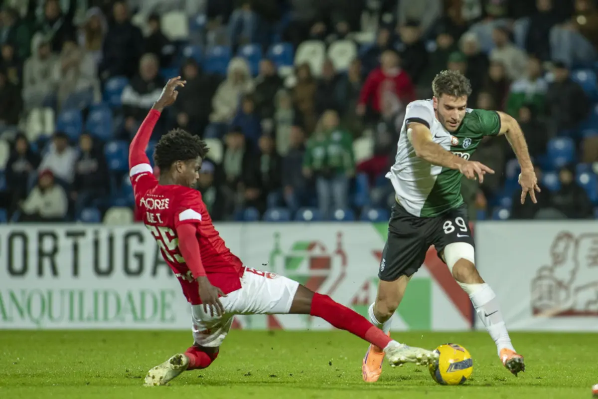 Fotis Ioannidis, à direita