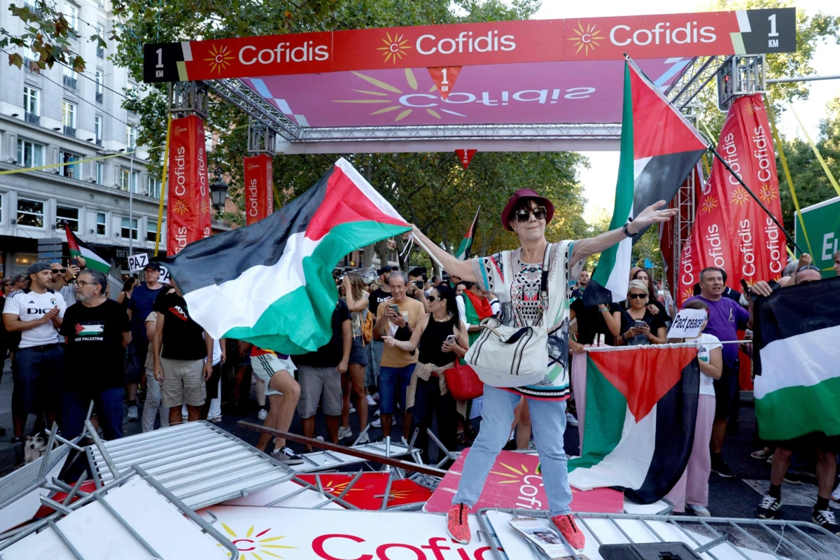 Protestos pró-Palestina marcaram a Vuelta de 2025