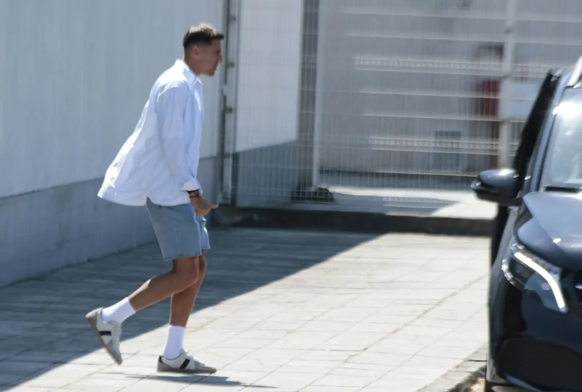 Imagem de contexto do artigo Bednarek já está em Portugal para reforçar o FC Porto: veja as imagens