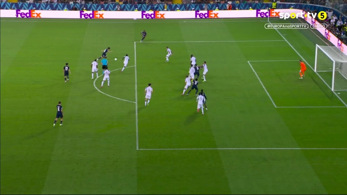 Imagem de contexto do artigo Supertaça Europeia: Vitinha assiste e dá esperança ao PSG. Ora veja