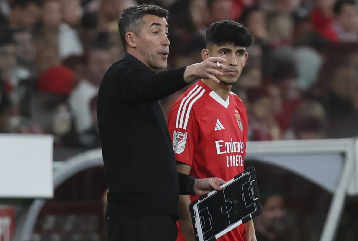 Bruno Lage com João Veloso (Créditos: LUSA)