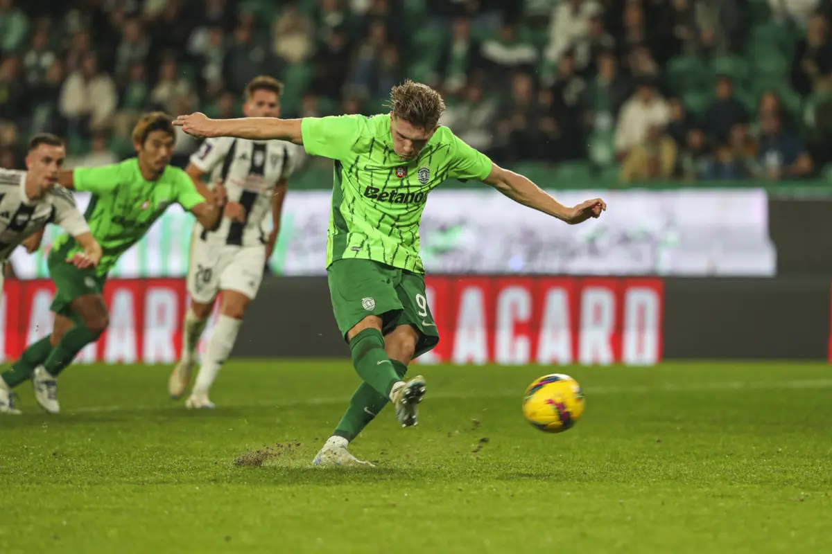 Viktor Gyokeres marca o 6-0 ( Pedro Rocha )