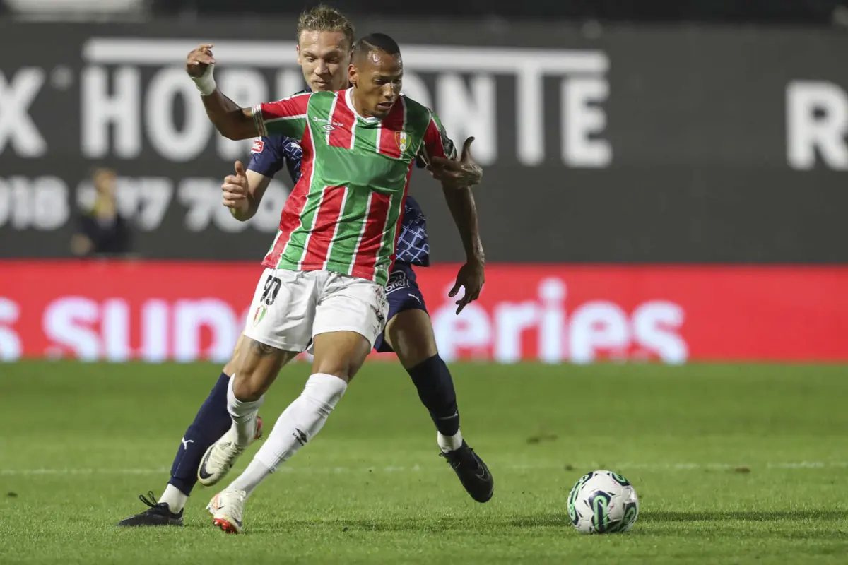 Ronald sai do Estrela da Amadora