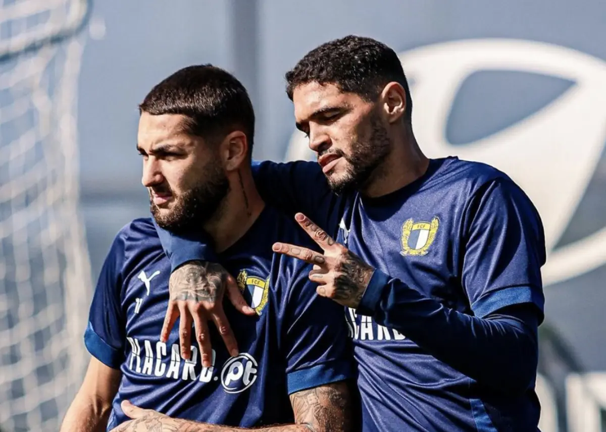 Riccieli, à direita (Créditos: FC Famalicão)