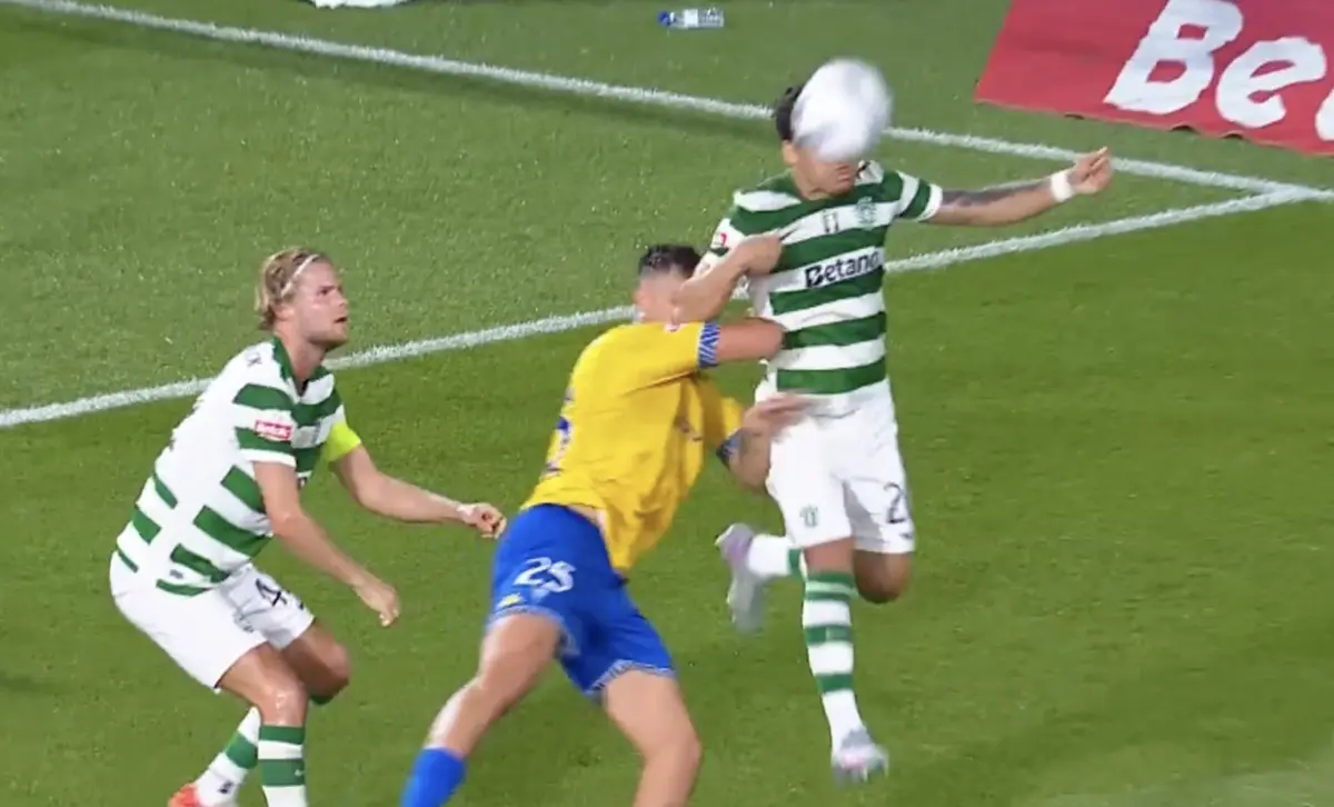 Imagem de contexto do artigo Tribunal O JOGO | Maxi Araújo comete falta sobre Bacher na grande área do Sporting?