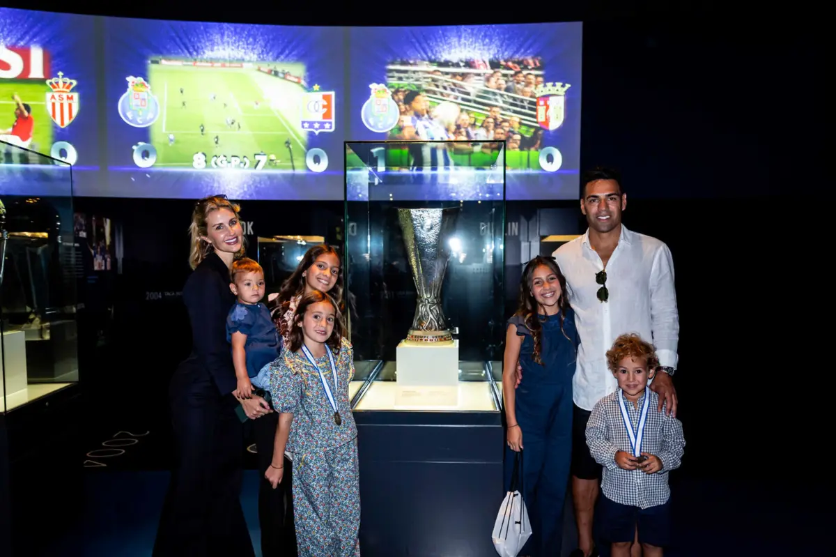 Falcao e a família (Créditos: FC Porto)